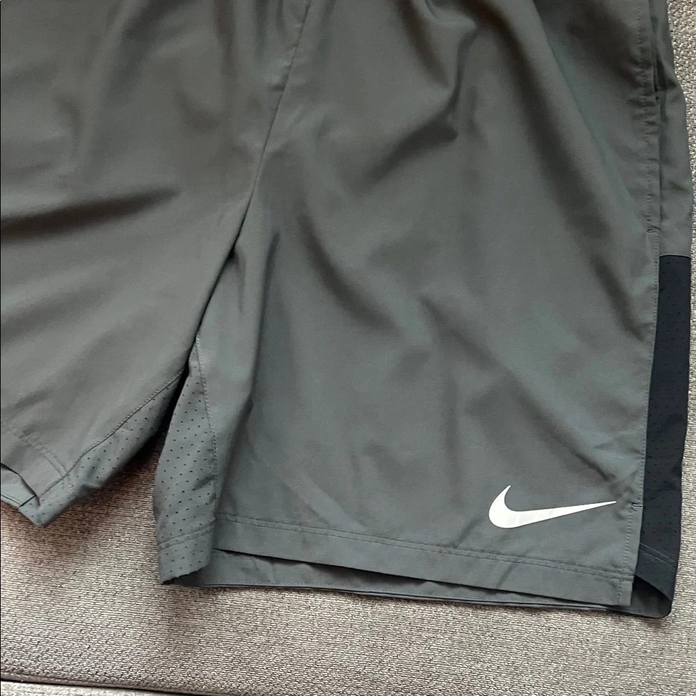 Nike Men's Charcoal and Black Athletic Shorts